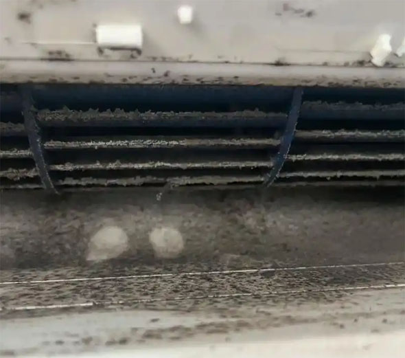 赤峰空调吹的风有股烧焦味是怎么回事